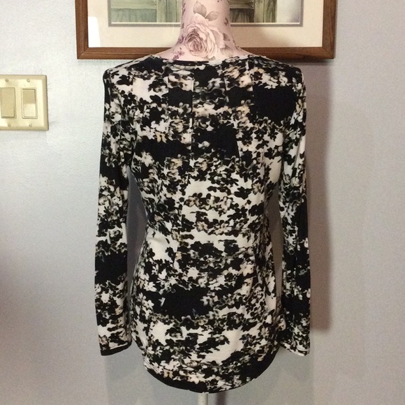 Simply Vera Black & White Top - Picture 2 of 5